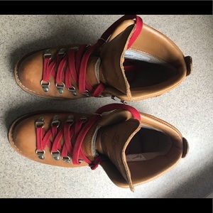 Danner Cascade Mountain Boot ✨